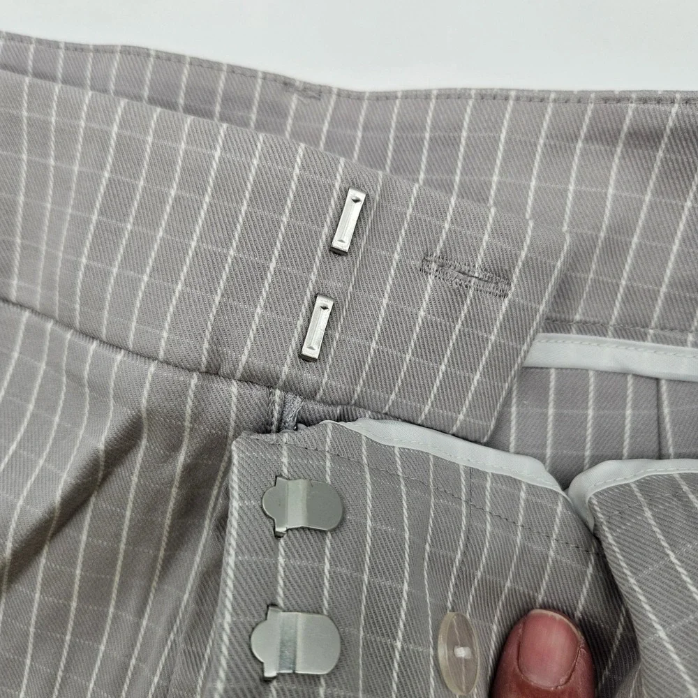 Time‎ and Tru Women's Grey Check Capri Pants Size 12 - Picture 3 of 7